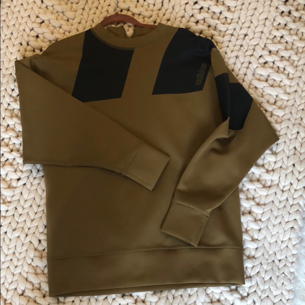 NWOT Adidas Hyke Top